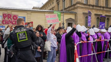 Η Ευρωπαϊκή Ένωση εγκρίνει ταμείο για ασφαλείς αμβλώσεις, χάρη σε καμπάνια πολιτών
