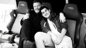 Ο Χρίστος Κούγιας δημοσίευσε οικογενειακές φωτογραφίες για τη συμπλήρωση ενός χρόνου από τον θάνατο του πατέρα του