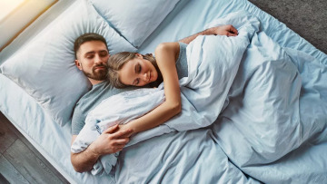 Ποιο είναι το μυστικό των ευτυχισμένων ζευγαριών – Έχει σχέση με τον ύπνο
