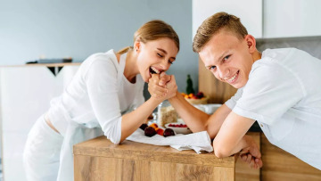 5 λόγοι που πολλά αδέρφια δεν τα πάνε καλά μεταξύ τους – Γιατί αποξενώνονται
