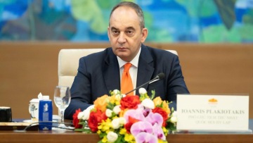 Πλακιωτάκης για Ιράν: Απαιτείται απόλυτη προστασία των Ελλήνων της περιοχής, των αμάχων και σεβασμός στο Διεθνές Δίκαιο
