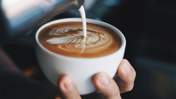 Πώς ο καφές στην Αθήνα έγινε τελετουργία: Αυτές είναι οι τοπ διευθύνσεις