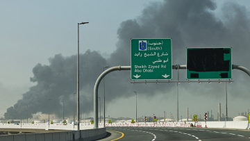 Οδηγός «διαφυγής» από το Ντουμπάι: Οι χερσαίες διαδρομές για εγκλωβισμένους ταξιδιώτες
