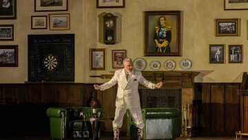 Είδαμε την όπερα «Φάλσταφ» στην Εθνική Λυρική Σκηνή