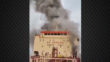 Ένας νεκρός μετά από επίθεση drone σε δεξαμενόπλοιο στον Κόλπο του Ομάν, δείτε βίντεο