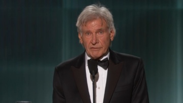 Ο Χάρισον Φορντ συγκινήθηκε παραλαμβάνοντας το Βραβείο Συνολικής Προσφοράς στα Actor Awards