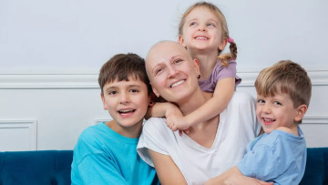 Καρκίνος: Μπορούν οι ασθενείς να αποκτήσουν παιδιά; Ο ειδικός απαντά
