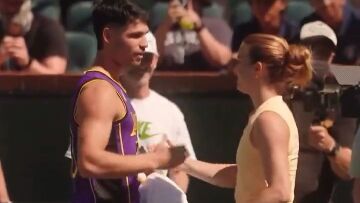 Η συνάντηση της Σάκκαρη με τον Αλκαράθ στο κεντρικό court του Indian Wells - Με φανέλα Λέικερς ο Ισπανός, βίντεο
