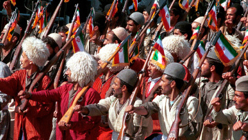 Όλες οι φυλές του Ιράν: Πέρσες, Αζέροι, Κούρδοι, τουρκόφωνοι και όλοι όσοι συνθέτουν τη «Βαβέλ» της αχανούς χώρας των 93.000.000 κατοίκων