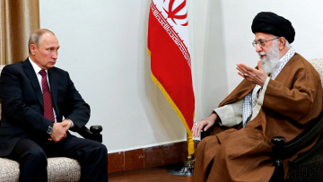 Ανάλυση Politico: Γιατί η εξόντωση του Χαμενεΐ χτύπησε τον Πούτιν «εκεί που πονάει»