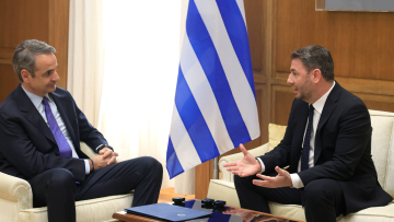 Μητσοτάκης σε Ανδρουλάκη: Η διπλωματία μας και οι Ένοπλες Δυνάμεις τίθενται στην υπηρεσία του οικουμενικού ελληνισμού