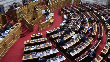 Η αντιπολίτευση στηρίζει με «ναι μεν αλλά» την αποστολή ελληνικών δυνάμεων στην Κύπρο, πλήρης διαφωνία από το ΚΚΕ