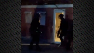 Η στιγμή της εφόδου της ΕΛΑΣ για τη σύλληψη διακινητών ναρκωτικών στον Πύργο Ηλείας  
