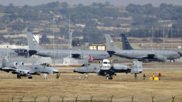 Στη βάση Ιντσιρλίκ της Τουρκίας κατευθυνόταν ο ιρανικός πύραυλος που αναχαιτίστηκε, λέει Αμερικανός αξιωματούχος στη WSJ