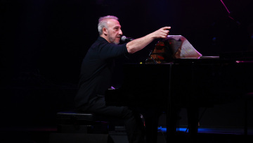 Μίνως Μάτσας: «Δικά μου ή Δανεικά» στο VOX