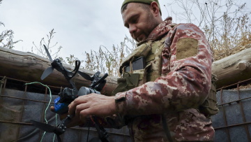 Financial Times: ΗΠΑ και χώρες του Κόλπου σκέφτονται να αγοράσουν ουκρανικά αντιαεροπορικά drone