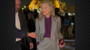 Κέιτ Μος: «Μην με ακουμπάτε» - Η αντίδρασή της στην Εβδομάδα Μόδας στο Παρίσι που συζητήθηκε