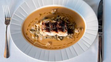 Ρετρό πιάτα, μοντέρνες κουζίνες: πώς οι παλιές συνταγές επιστρέφουν στα εστιατόρια