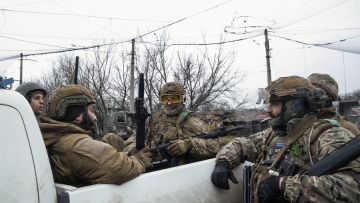 Ο Ζελένσκι επισκέφθηκε την ανατολική γραμμή του μετώπου: Η Ρωσία προετοιμάζει εαρινή επίθεση