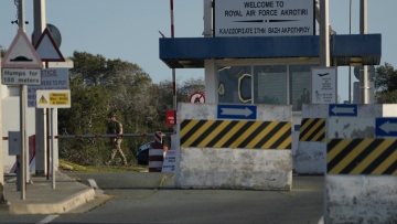 «Οι περισσότεροι έχουν φύγει»: Πόλη φάντασμα το Ακρωτήρι στην Κύπρο λόγω της έντασης στη Μέση Ανατολή