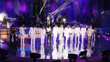 Όταν ο Alice Cooper και η Bonnie Tyler τραγούδησαν στο Ηρώδειο για την επιστροφή των Γλυπτών του Παρθενώνα