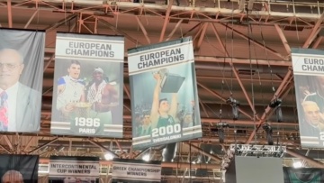 Παναθηναϊκός: Ποιο λάβαρο κατέβηκε από το Telecom Center Athens, βίντεο με την στιγμή της... αποκαθήλωσης