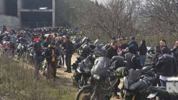 Τρία χρόνια από την τραγωδία στα Τέμπη: Αγώνας δρόμου και μοτοπορεία μνήμης για τα 57 θύματα, δείτε εικόνες και βίντεο