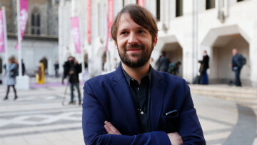 Χτυπήματα στους υπαλλήλους, ταπείνωση και απειλές για απέλαση: Οι καταγγελίες για τον σεφ του εμβληματικού εστιατορίου Noma της Κοπεγχάγης