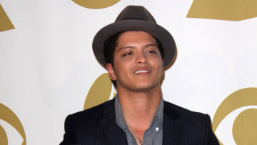 Μπρούνο Μαρς: Ιστορική επιστροφή στην κορυφή του Billboard 200 μετά από 13 χρόνια