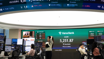 Το ράλι του πετρελαίου βυθίζει τα χρηματιστήρια, βαριές απώλειες από την Ασία έως την Ευρώπη