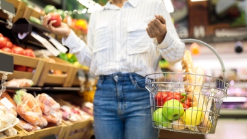 Νέο ενιαίο σύστημα επισιτιστικής βοήθειας: Απευθείας στα νοικοκυριά μέσω vouchers 400 εκατ. ευρώ 