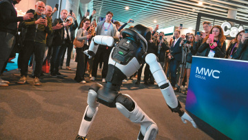 Mobile World Congress: H Τεχνητή Νοημοσύνη αποκτά πρωτοβουλία και όχι μόνο εντολές