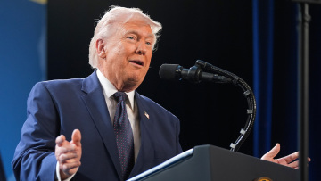 «Ο πόλεμος στο Ιράν θα τελειώσει αρκετά σύντομα», καθησυχάζει ο Τραμπ - «Εμείς θα αποφασίσουμε το τέλος του πολέμου», απαντά η Τεχεράνη