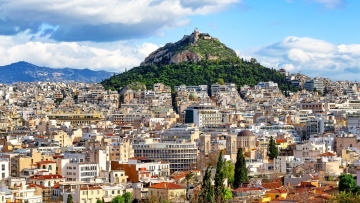 Ακίνητα από γονείς σε παιδιά: Πώς «σπάει» ο φόρος σε ψιλή κυριότητα και επικαρπία, δείτε παραδείγματα