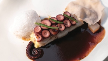 Χρυσοί Σκούφοι 2026: Αυτά είναι τα καλύτερα ελληνικά εστιατόρια για φέτος, «πρωταθλητής» o Μποτρίνι για 14η σερί χρονιά