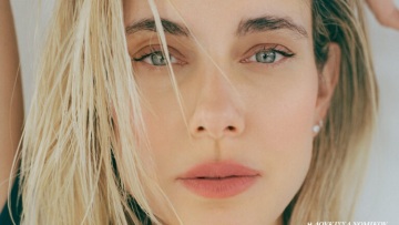 H Δούκισσα Νομικού και η πολύπλευρη σχέση της με την ομορφιά στο νέο Marie Claire (εικόνες)