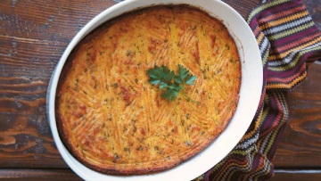 Πατατόπιτα: 10 εύκολες συνταγές για μεσημεριανό, σνακ και βραδινό