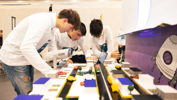 Η ρομποτική βγαίνει από την αίθουσα διδασκαλίας