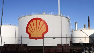 Shell: Επικαλείται «ανωτέρα βία» στα συμβόλαια LNG από το Κατάρ