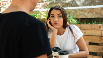 «Έκανα έναν γάμο 100.000 δολαρίων πριν από έξι μήνες. Τώρα θέλω να χωρίσω. Είναι πολύ νωρίς»;