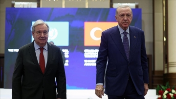 Στην Άγκυρα ο Γκουτέρες: Έκκληση για τερματισμό του πολέμου στο Ιράν