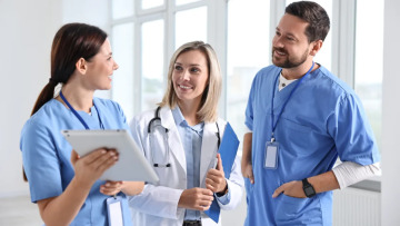 Άμεσες προσλήψεις και υψηλότερους μισθούς για νοσηλευτές υπόσχεται το Υπουργείο Υγείας – Τι προβλέπεται σε νομοσχέδιο