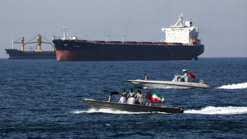 Πώς θα ελέγξει ο Τραμπ τα Στενά του Ορμούζ: Τα ρίσκα, τα σενάρια και το… Μπαντάρ Αμπάς