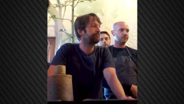 Ο σεφ του Noma της Κοπεγχάγης ζήτησε συγγνώμη και αποσύρεται μετά τις καταγγελίες για χτυπήματα στους υπαλλήλους, ταπείνωση και απειλές για απέλαση