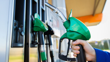 Μέχρι πόσο μπορούν να αυξηθούν οι τιμές σε καύσιμα και τρόφιμα μετά το πλαφόν στο περιθώριο κέρδους