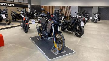 Πριν το Πάσχα διαθέσιμη η νέα QJMotor SRT 450 RX με την απίστευτα χαμηλή τιμή