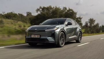 Οδηγούμε το ηλεκτρικό Toyota C-HR στην Πορτογαλία - Πόσο κοστίζει στην Ελλάδα;