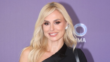 Ζωή Κρονάκη: Τα ωραία πράγματα μου ήρθαν μετά τα 40, πιο πριν βίωσα ηλικιακό ρατσισμό
