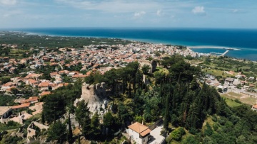 Ανακαλύπτοντας τη Δυτική Πελοπόννησο: Ιστορία, θάλασσα και καταρράκτες
