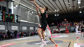 Δυσκολεύτηκε αλλά κράτησε το αήττητο ο Ολυμπιακός, επικρατώντας 79-71 του Πανιωνίου στο επεισοδιακό ματς στη Γλυφάδα